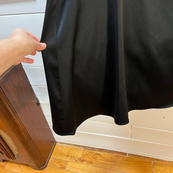 A MTL 1980 – Black Satin Skirt 16 - Picture 3 of 10